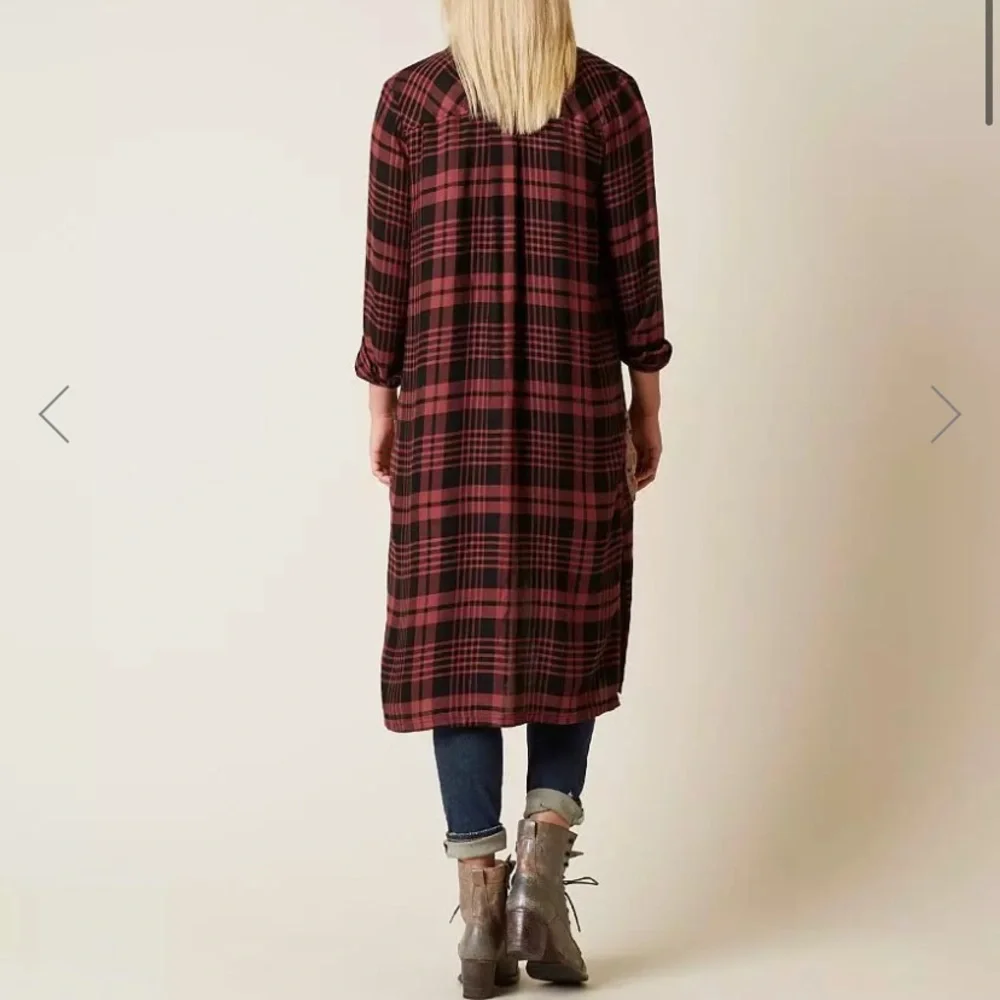 Gimmicks by BKE Plaid Duster Cardigan w/ Velour Details - Picture 2 of 6